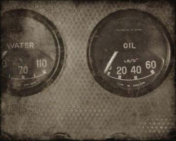 Vintage Roadster Detail Oil Gauge